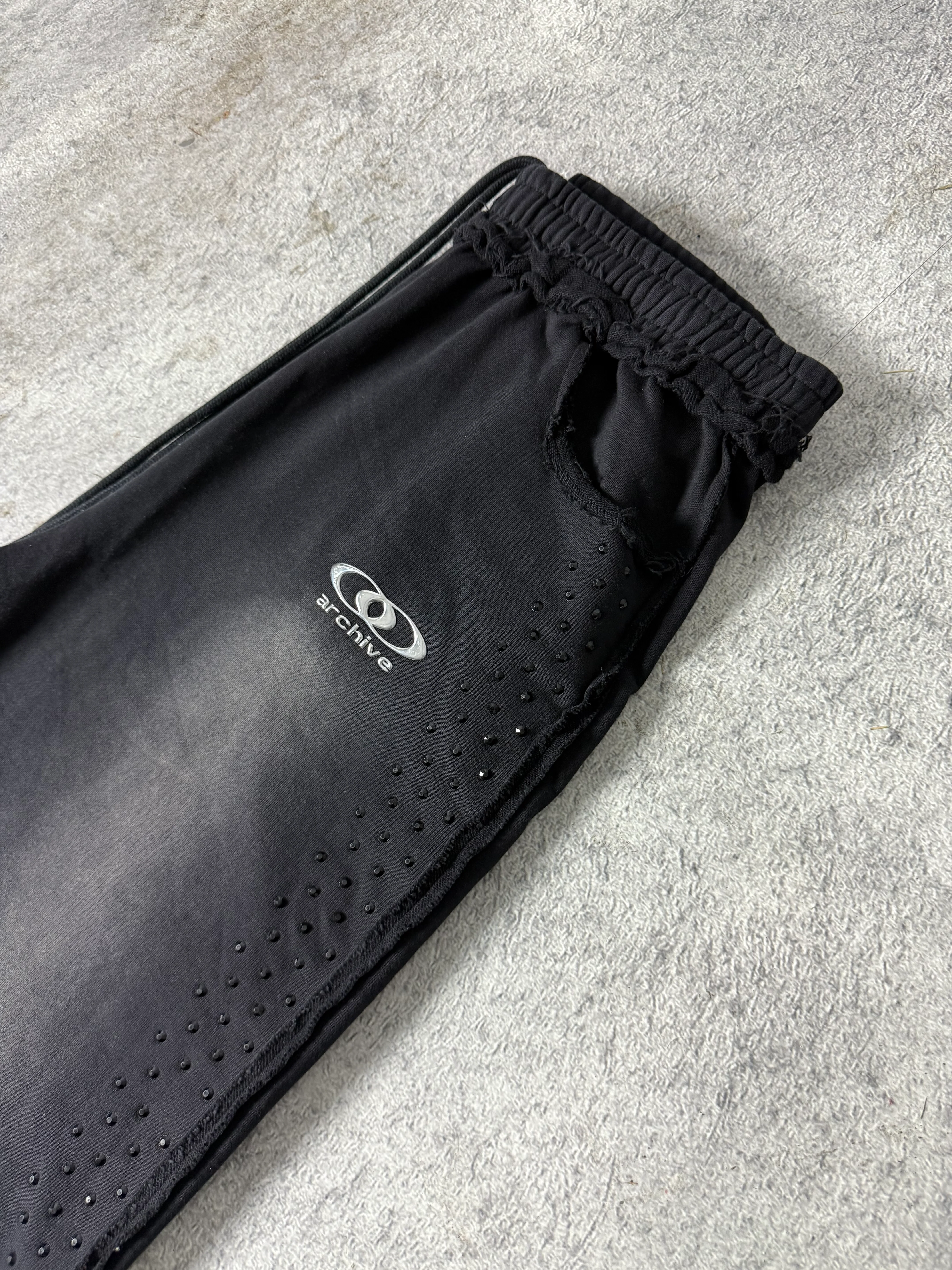 ARCHIVE ONYX RHINESTONE SWEATPANTS - BLACK - Image 6