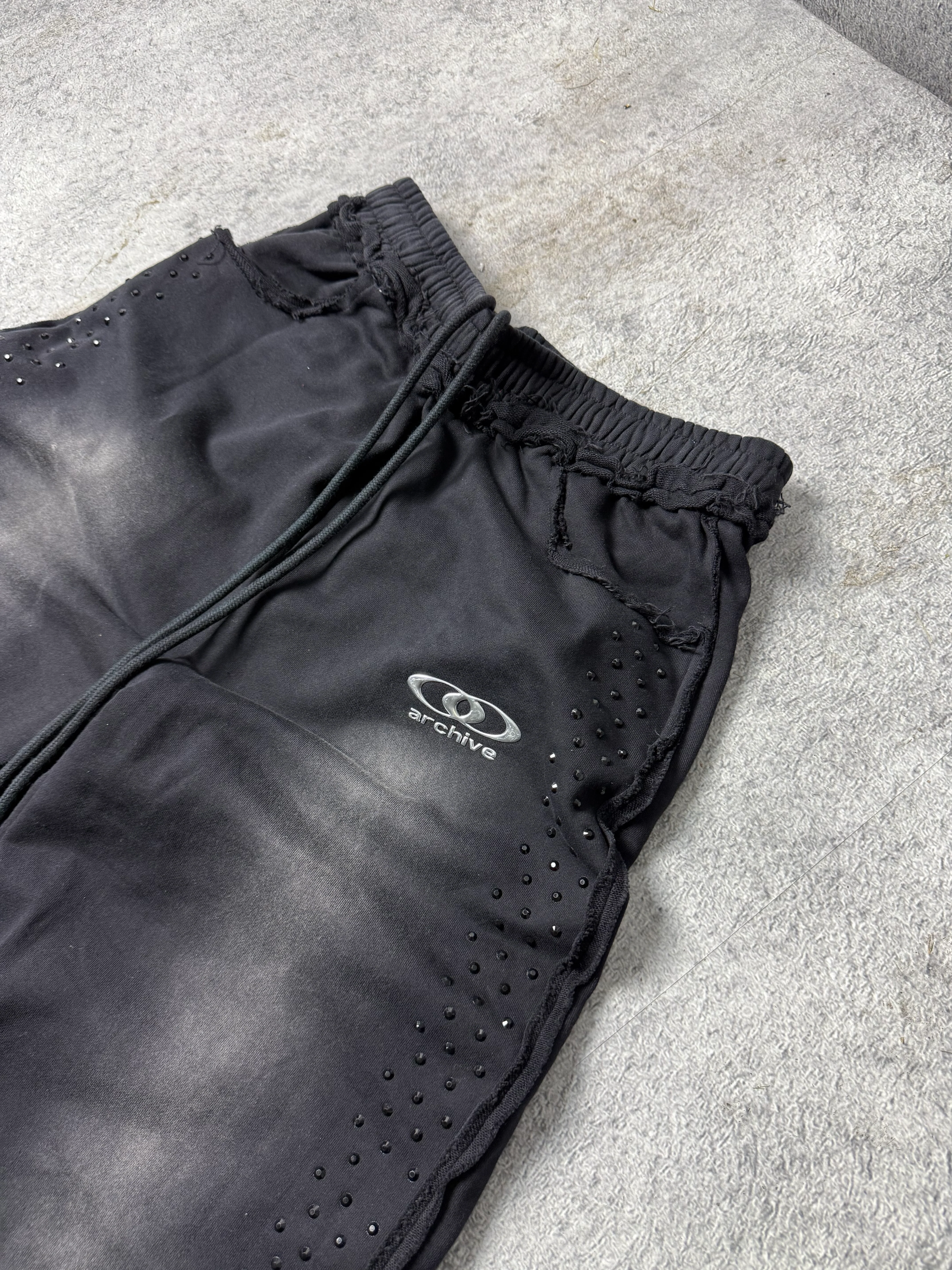 ARCHIVE ONYX RHINESTONE SWEATPANTS - BLACK - Image 7