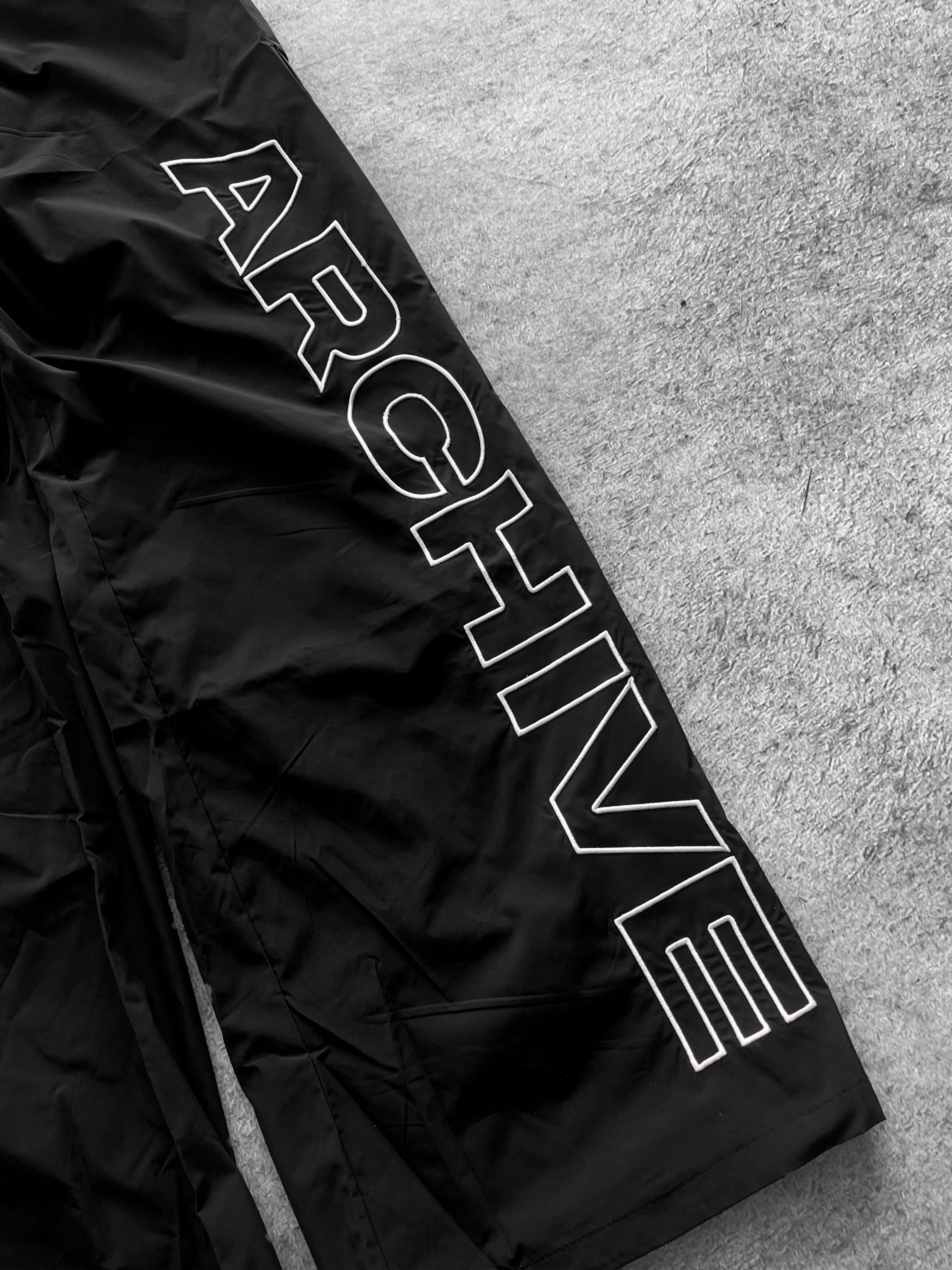ARCHIVE 'STATEMENT' NYLON PANTS - BLACK - Image 3