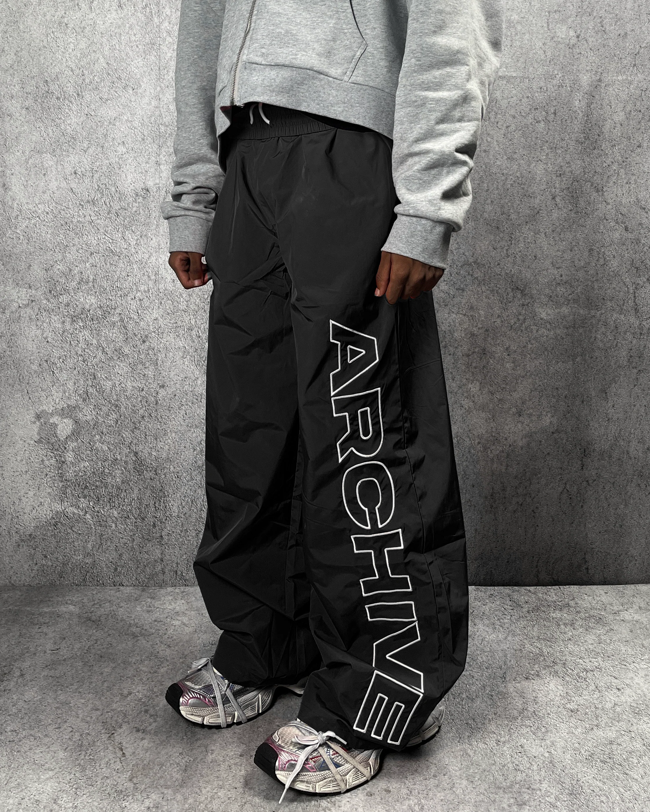 ARCHIVE 'STATEMENT' NYLON PANTS - BLACK - Image 4