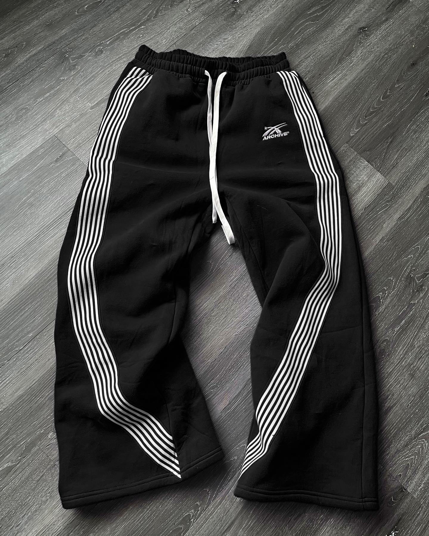 ARCHIVE ESSENTIAL WIDELEG SWEATPANTS BLACK - Image 3