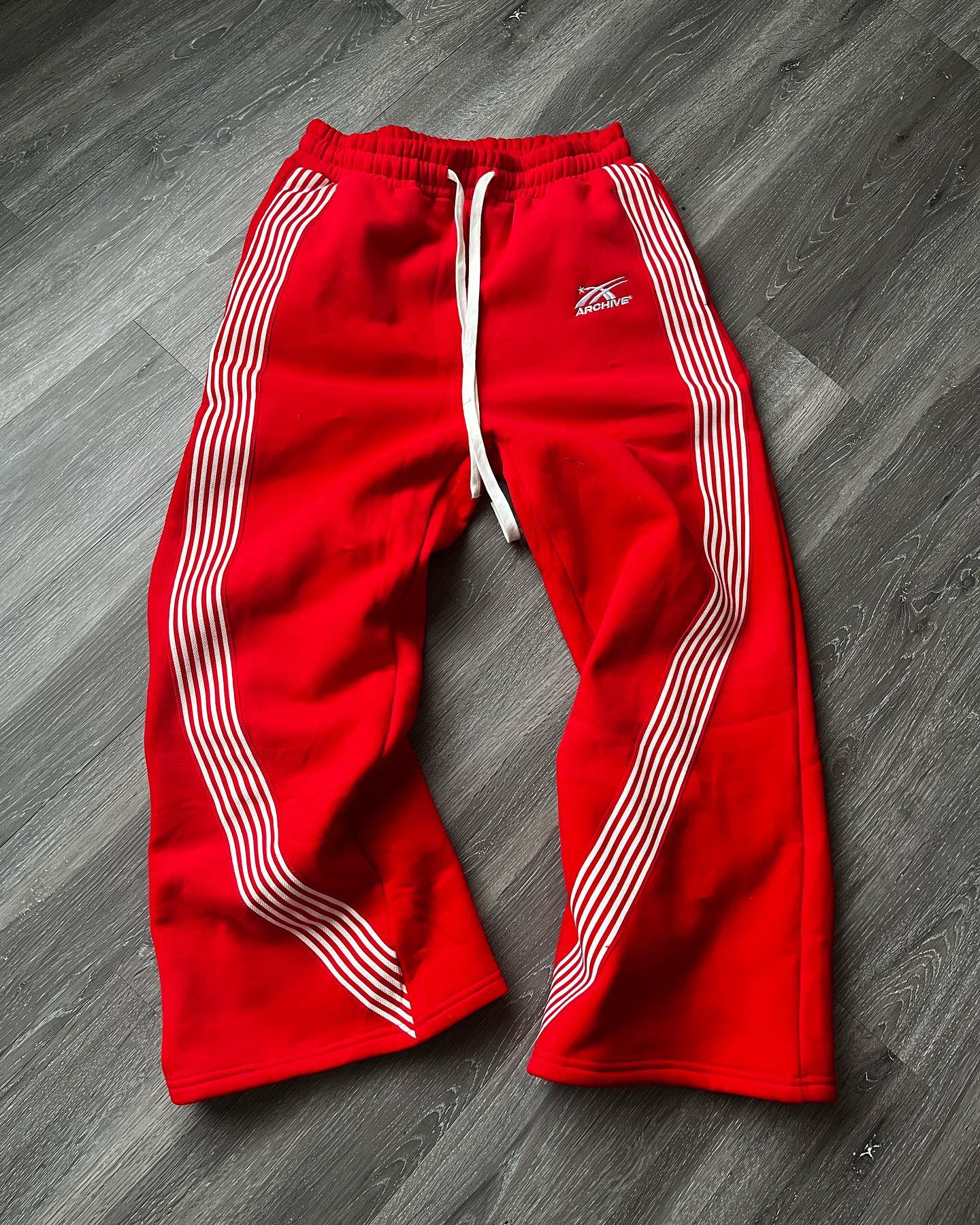 ARCHIVE ESSENTIAL WIDELEG SWEATPANTS RED - Image 3